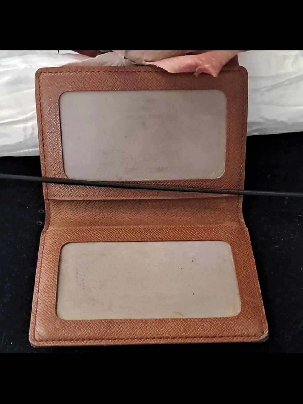 Louis Vuitton Brown/Tan Textured Leather Card Sleeve / holder Unisex - Picture 3 of 10